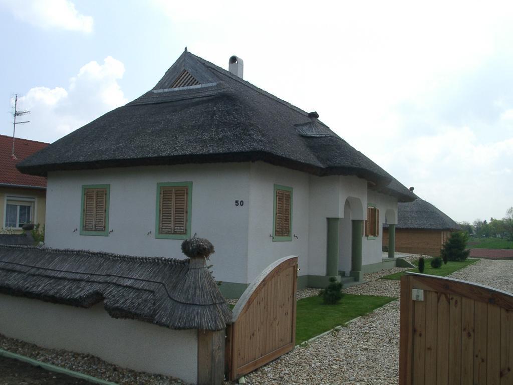 Csenye Vendeghaz Hotel Exterior photo